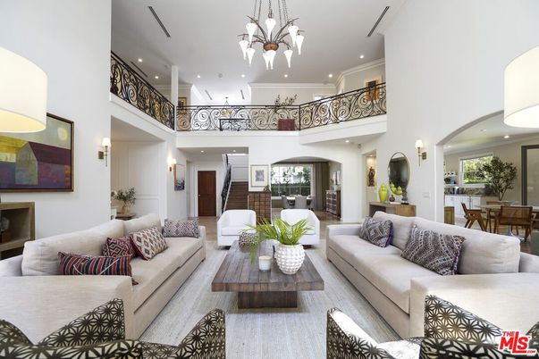 Chandelier, Dining room, Interior, Living room, Recessed Lighting