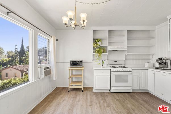 Chandelier, Interior, Kitchen, Wood Texture Flooring