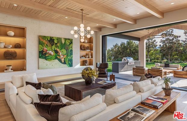 Interior, Living room, Pendant Lights, Recessed Lighting, Wooden Beams, Wooden Ceilings, Wood Texture Flooring