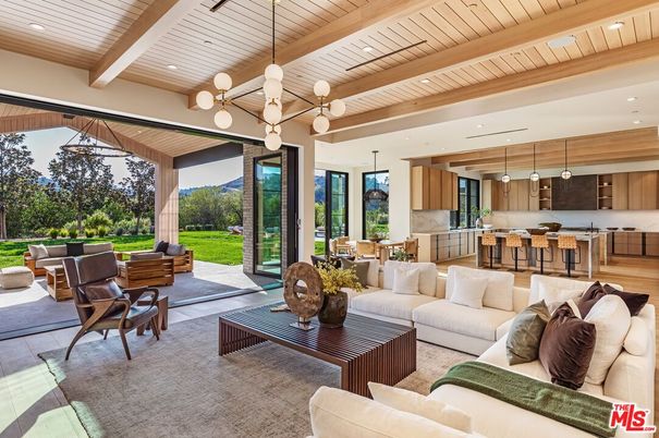 Dining room, Interior, Kitchen, Living room, Pendant Lights, Recessed Lighting, Wooden Beams, Wooden Ceilings