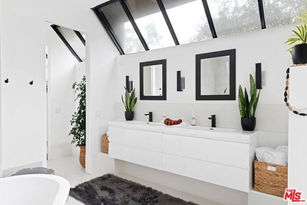 Bathroom, Dual Sink Vanities, Glass Ceilings, Interior