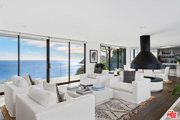Dining room, Interior, Living room, Pendant Lights, Recessed Lighting, Water, Wood Texture Flooring