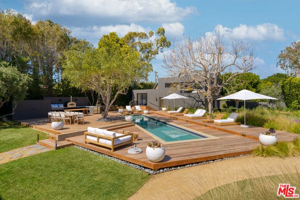 Backyard, Exterior, Pool