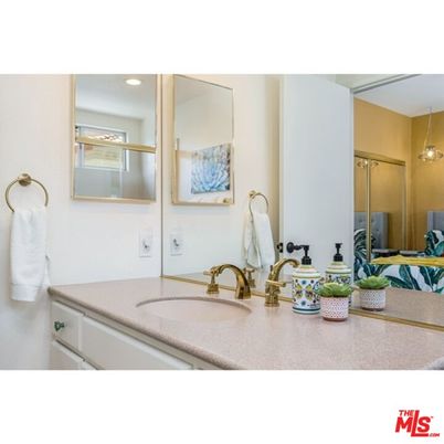 Bathroom, Dual Sink Vanities, Interior, Pendant Lights, Recessed Lighting