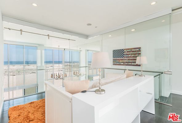 Interior, Recessed Lighting, Water, Wood Texture Flooring
