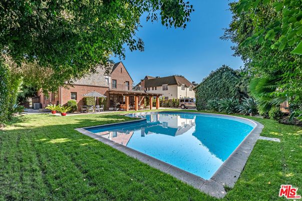 Backyard, Exterior, Pool