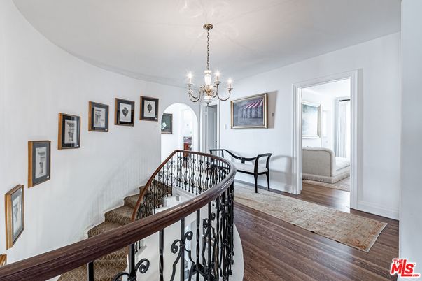 Chandelier, Interior, Wood Texture Flooring