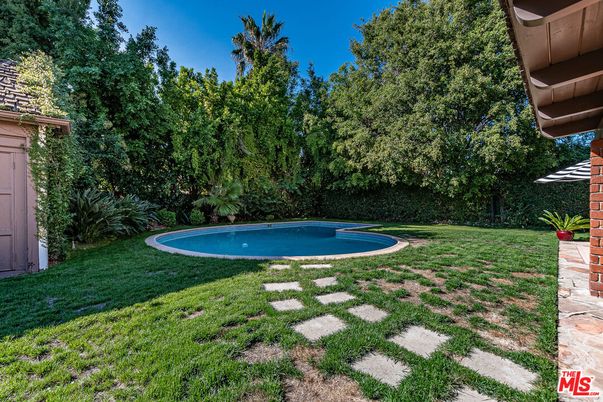 Backyard, Exterior, Pool