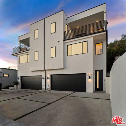 Attached, Exterior, Facade, Modern