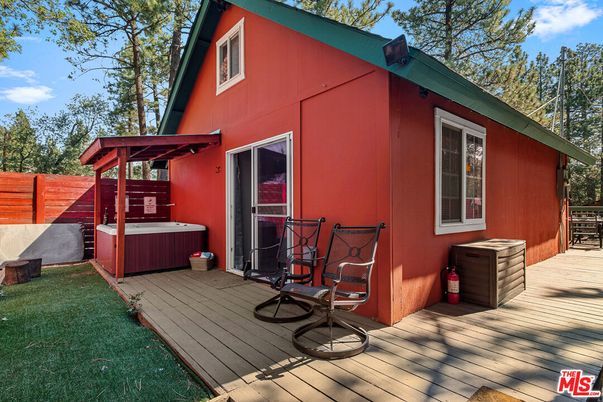 Exterior, Hot Tub