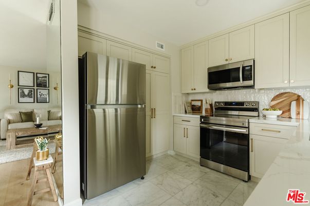 Interior, Kitchen, Living room, Marble, Stainless Steel Appliances