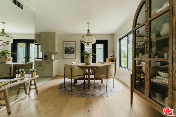 Chandelier, Dining room, Interior, Kitchen, Wood Texture Flooring