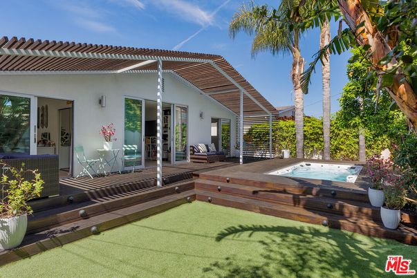 Backyard, Exterior, Hot Tub