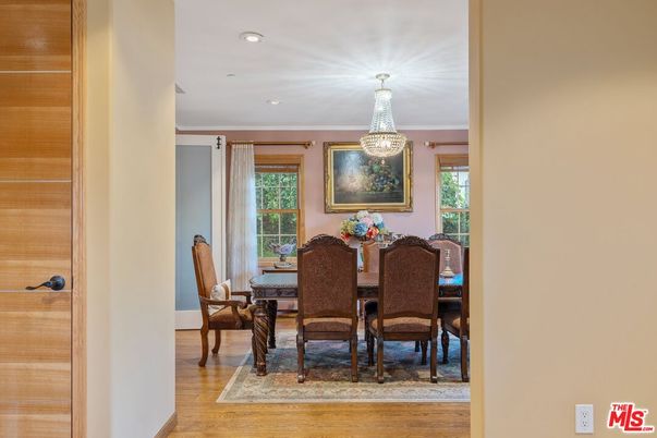 Chandelier, Dining room, Interior, Recessed Lighting, Wood Texture Flooring