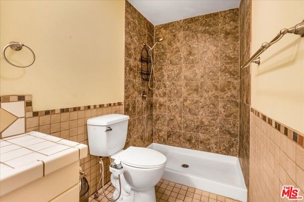 Bathroom, Interior, Tile Countertops