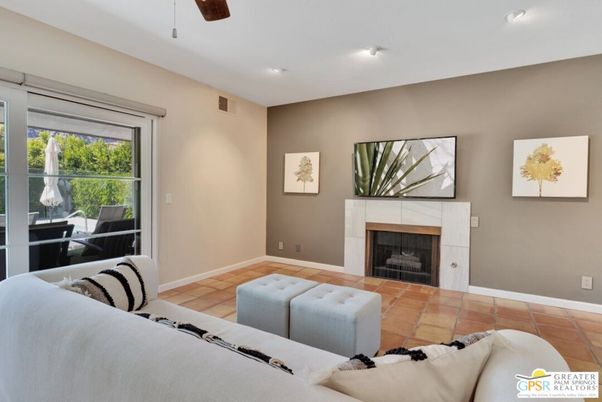 Fireplace, Interior, Living room, Recessed Lighting