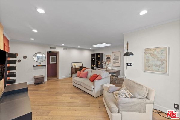 Dining room, Interior, Living room, Recessed Lighting, Wood Texture Flooring