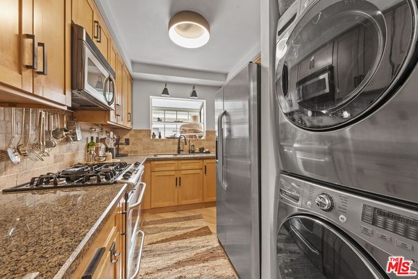 Interior, Kitchen, Washer, Wood Texture Flooring