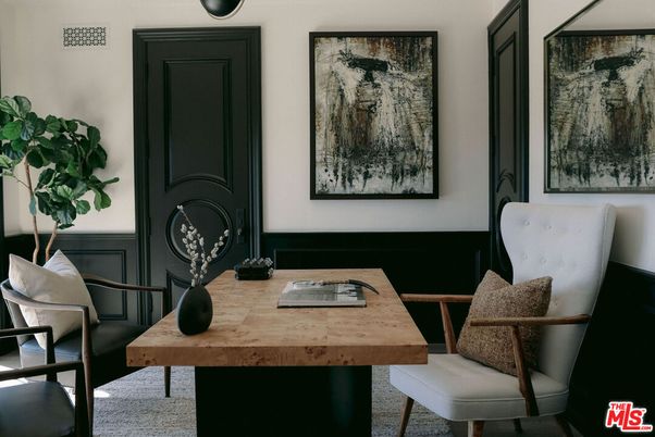 Home Office, Interior