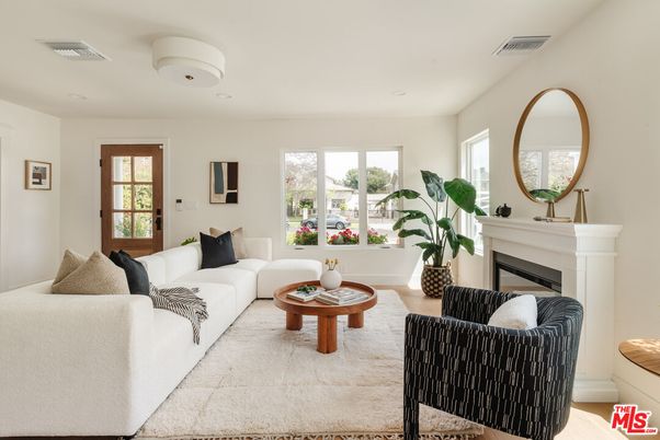 Fireplace, Interior, Living room, Recessed Lighting