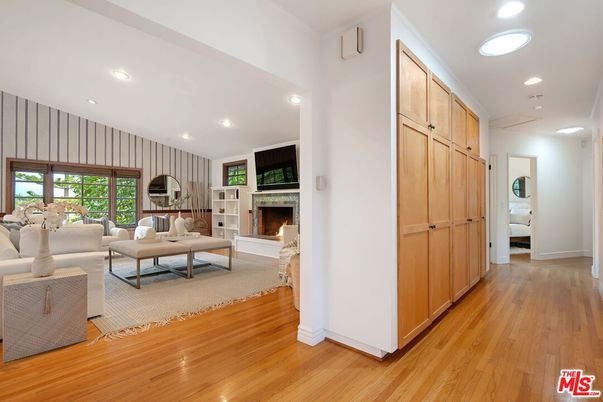Fireplace, Interior, Living room, Recessed Lighting, Wood Texture Flooring
