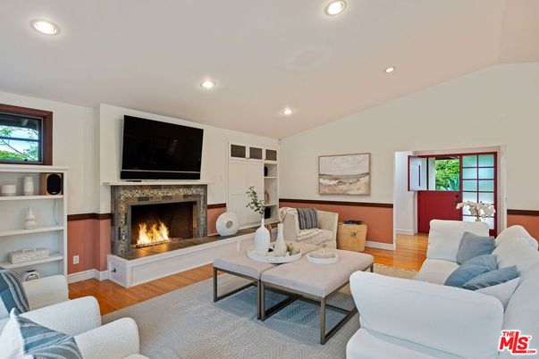 Fireplace, Interior, Living room, Recessed Lighting, Wood Texture Flooring