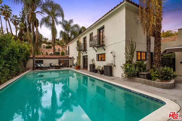 Exterior, Pool