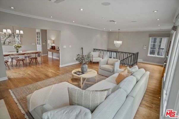 Chandelier, Dining room, Interior, Living room, Recessed Lighting, Wood Texture Flooring
