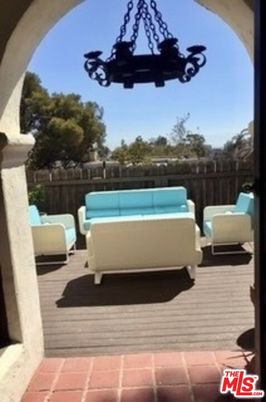 Chandelier, Exterior, Pool