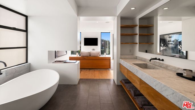 Bathroom, Dual Sink Vanities, Free Standing Baths, Interior, Recessed Lighting