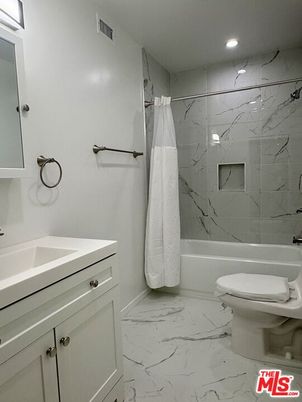 Bathroom, Interior, Marble, Marble Walls, Recessed Lighting