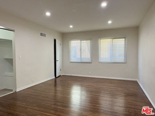 Empty room, Interior, Recessed Lighting, Wood Texture Flooring