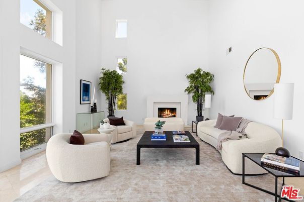 Fireplace, Interior, Living room