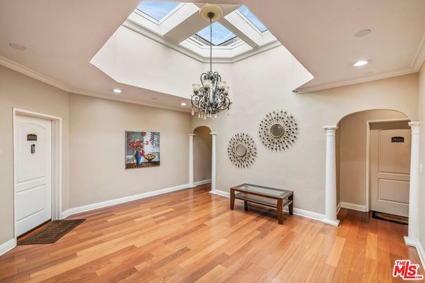 Chandelier, Interior, Recessed Lighting, Wood Texture Flooring