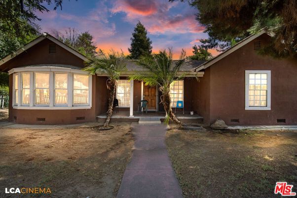 Backyard, Exterior, Facade, Ranch