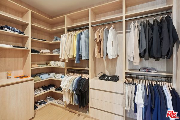Interior, Walk-in Closets, Wood Texture Flooring