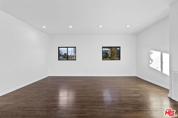 Empty room, Interior, Recessed Lighting, Wood Texture Flooring