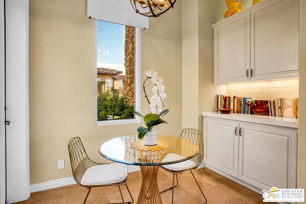 Dining room, Interior