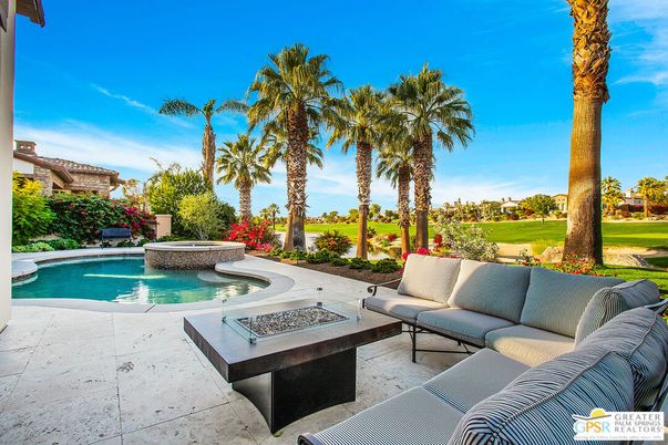 Exterior, Pool, Water