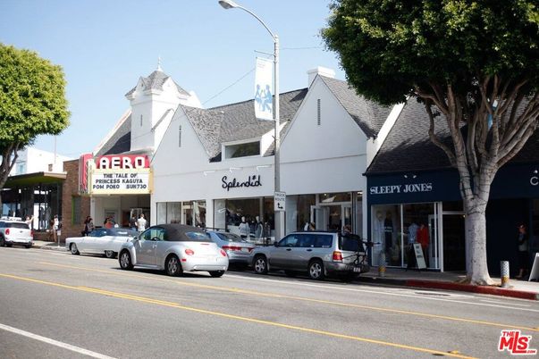 Exterior, Facade, None