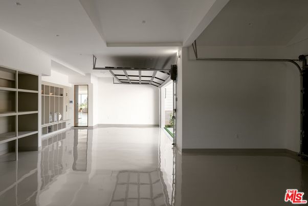 Empty room, Interior, Marble, Recessed Lighting
