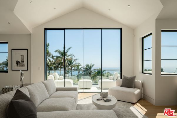 Interior, Living room, Recessed Lighting, Water, Wood Texture Flooring
