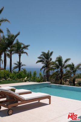 Exterior, Pool, Water