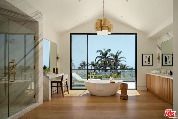 Bathroom, Free Standing Baths, Interior, Pendant Lights, Recessed Lighting, Wood Texture Flooring