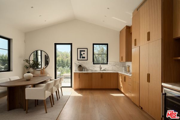Dining room, Interior, Kitchen, Recessed Lighting, Wood Texture Flooring