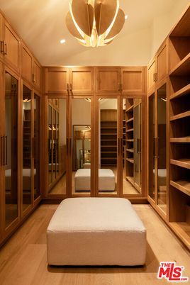 Interior, Pendant Lights, Recessed Lighting, Walk-in Closets, Wood Texture Flooring
