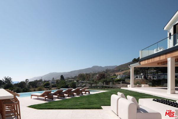Exterior, Pool, Other