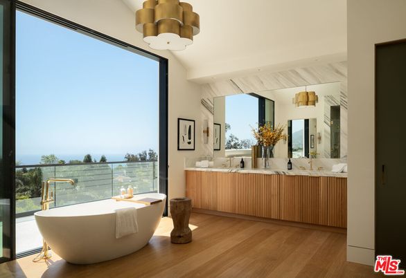 Bathroom, Dual Sink Vanities, Free Standing Baths, Interior, Water, Wood Texture Flooring
