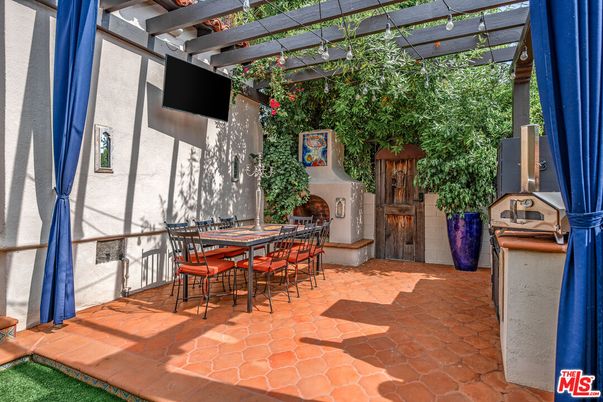 Exterior, Fireplace
