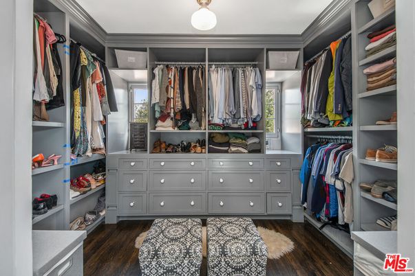Interior, Walk-in Closets, Wood Texture Flooring